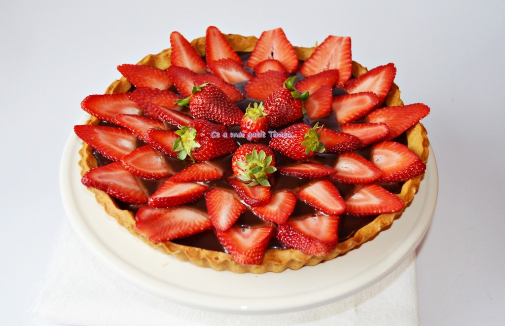 tarta cu ciocolata si capsuni 2