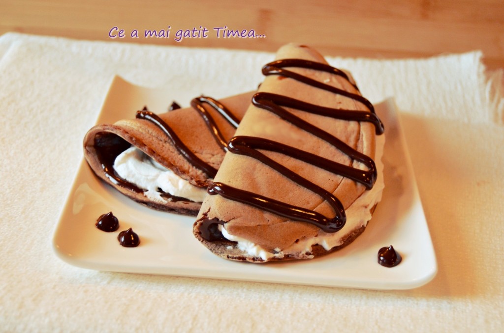 clatite cu ciocolata si frisca