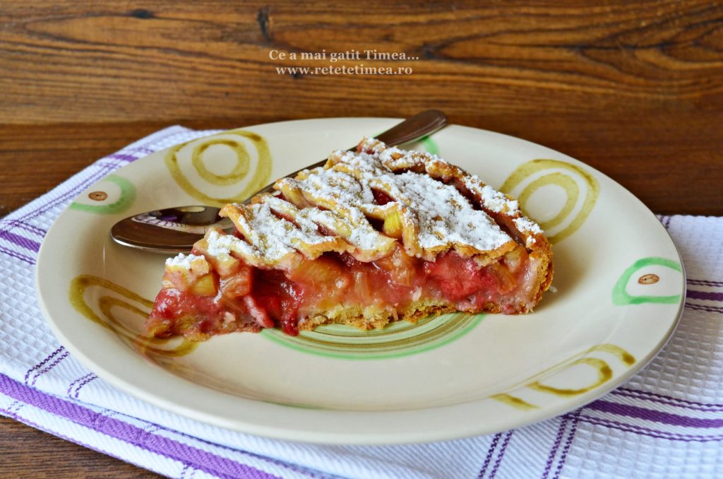 Tarta cu capsuni si rabarbar