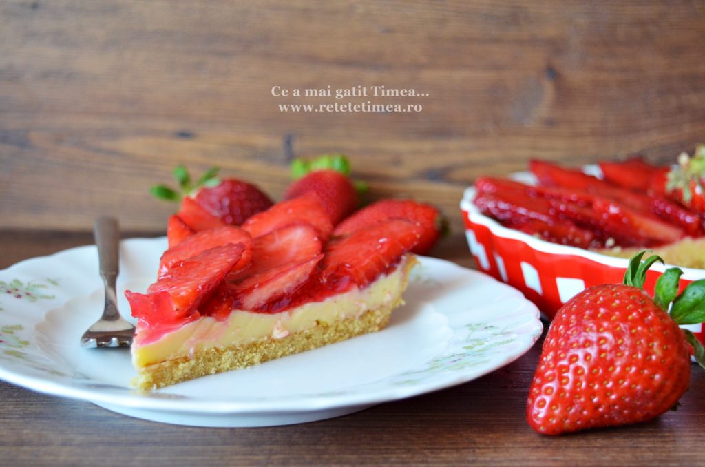 tarta cu budinca de vanilie si capsuni 5