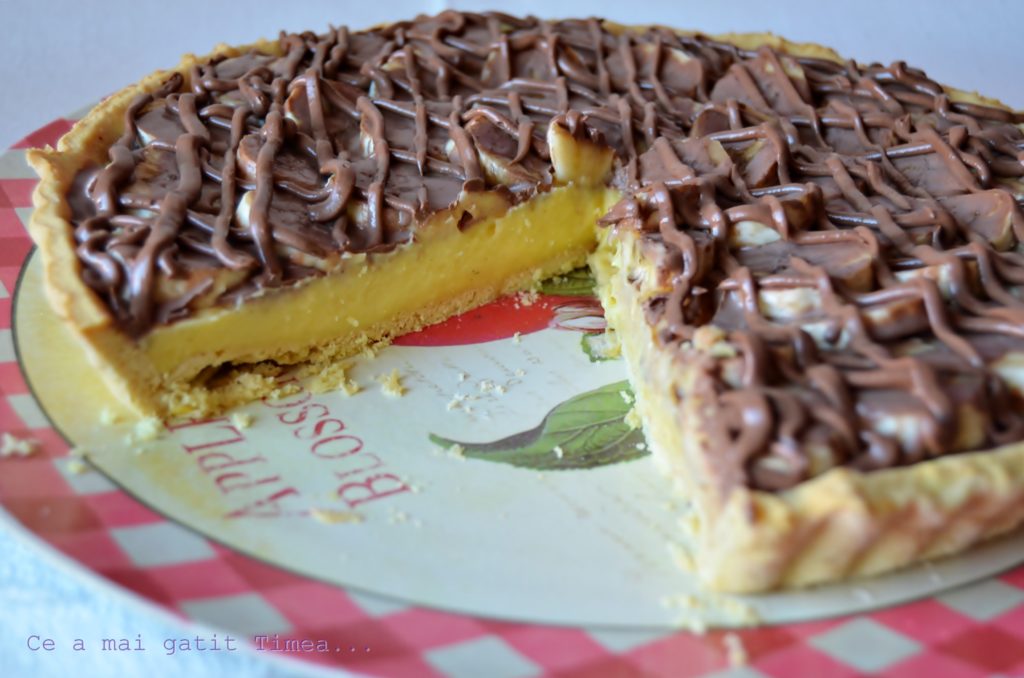 tarta cu crema de vanilie si banane 2