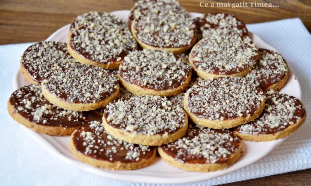 Biscuiti Cu Alune Si Glazura De Ciocolata Retete Timea